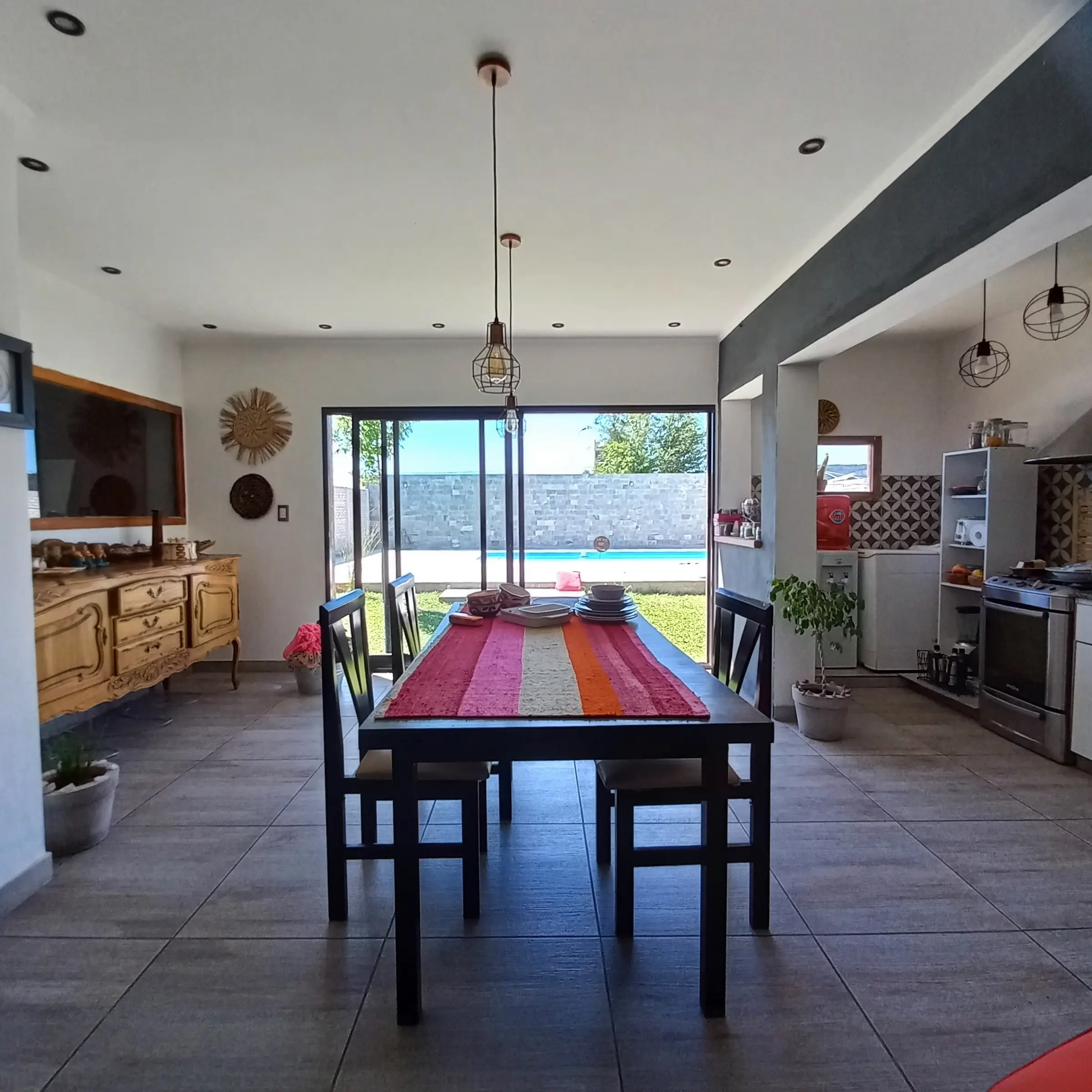 comedor con mesa rectangular